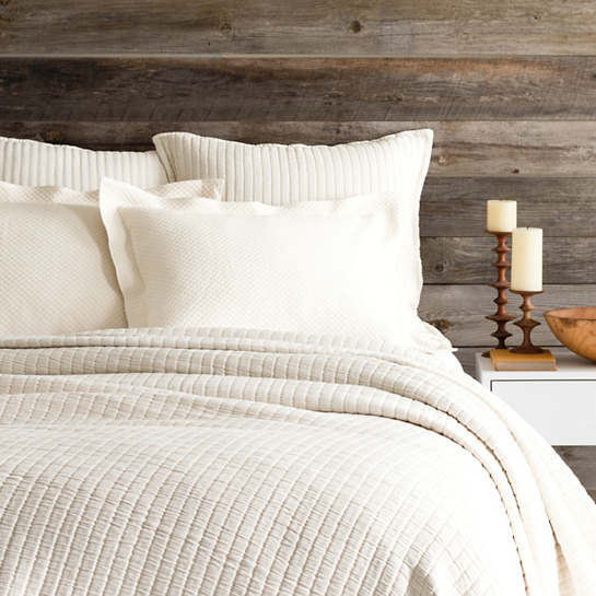BOYFRIEND WHITE MATELASSÉ COVERLET