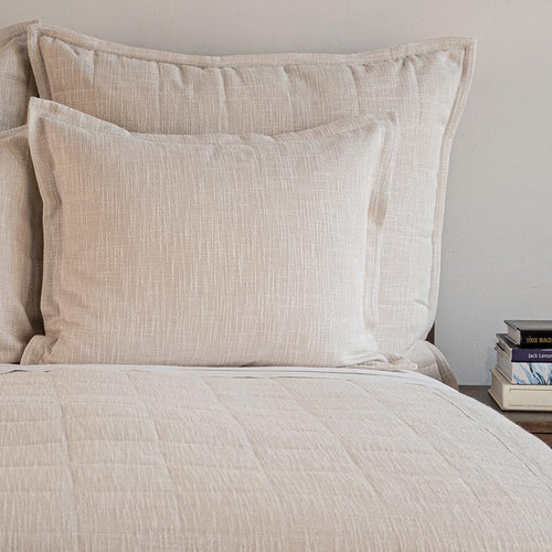 Filamant Pillow