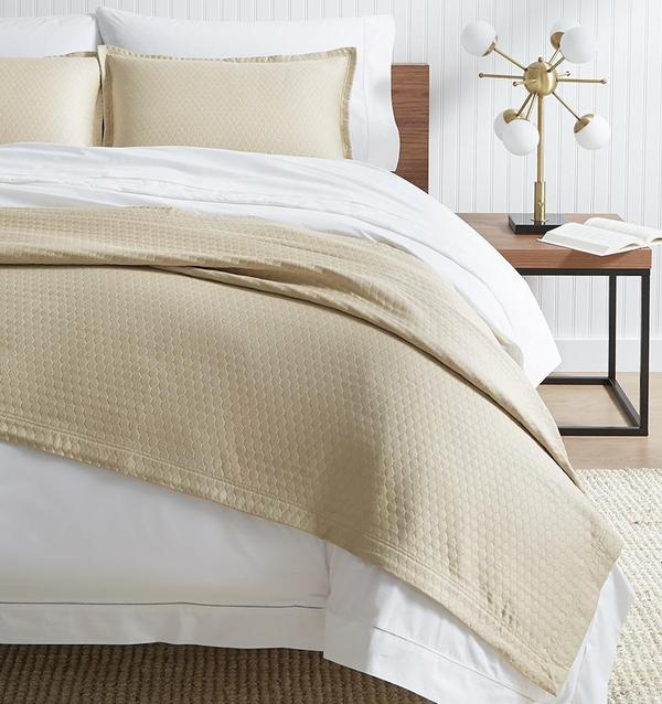 Favo Coverlet (Quilt)